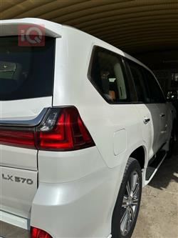 لێکزس LX